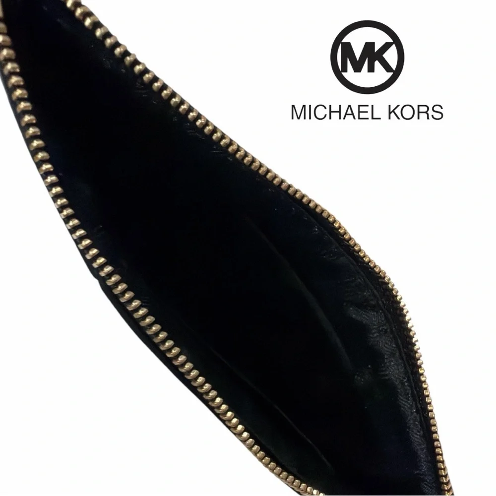 Michael Kors Jet‎ Set Medium Signature Stud Specchio Wristlet